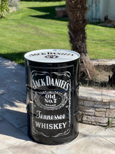 Charger l&#39;image dans la galerie, Bidon Jack Daniel&#39;s Personnalisé 220 Litres
